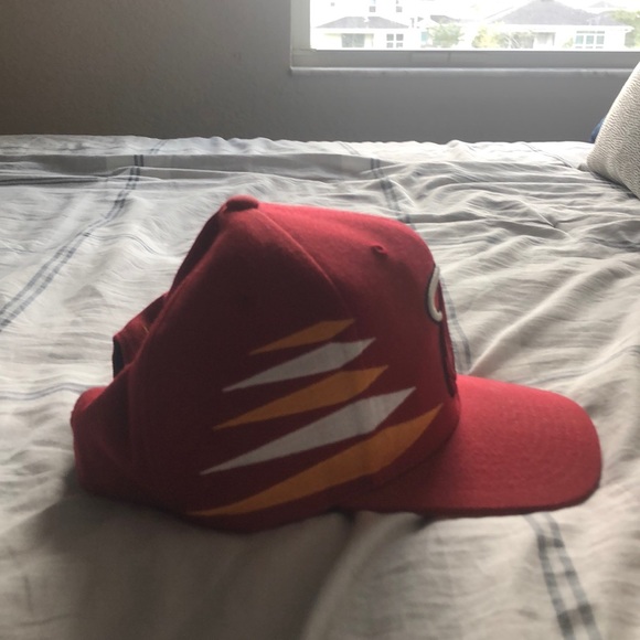 Mitchell & Ness Miami Heat SnapBack - Picture 2 of 3